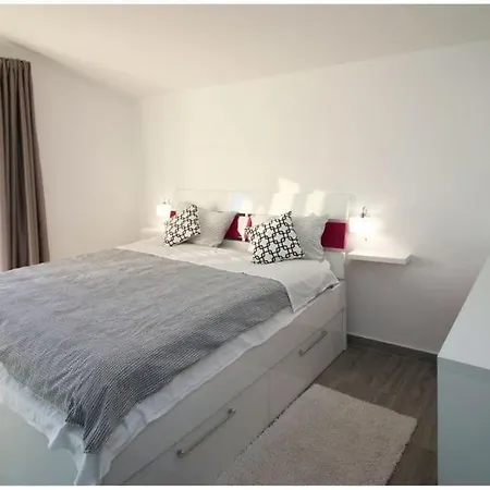 Mikelin * Primošten