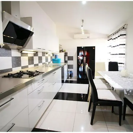 Apartment Mikelin *