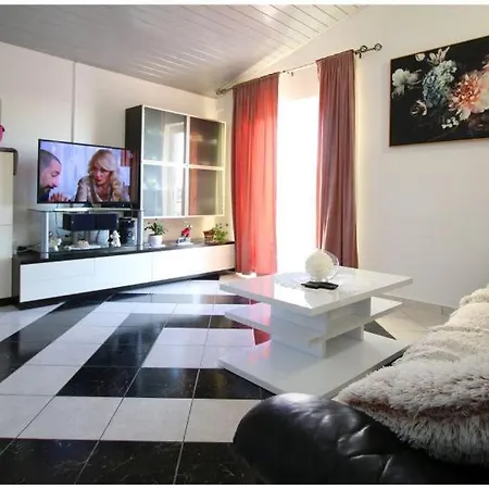 Apartment Mikelin *