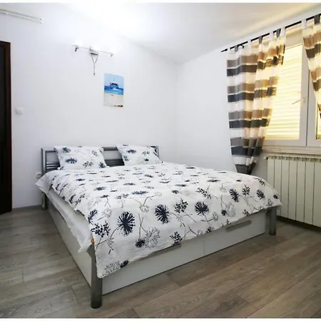 Mikelin Apartament *