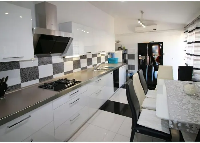 Mikelin * Primošten